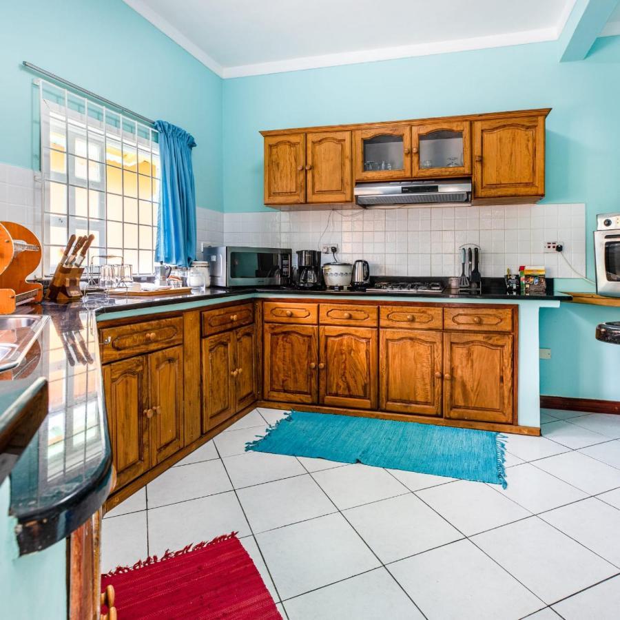 Beau Vallon Residence Экстерьер фото